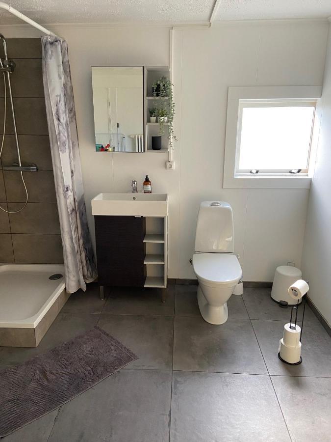 The Little Guesthouse Downtown - Keflavik Airport Exteriör bild