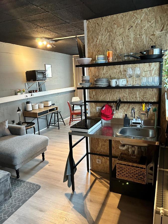 The Little Guesthouse Downtown - Keflavik Airport Exteriör bild