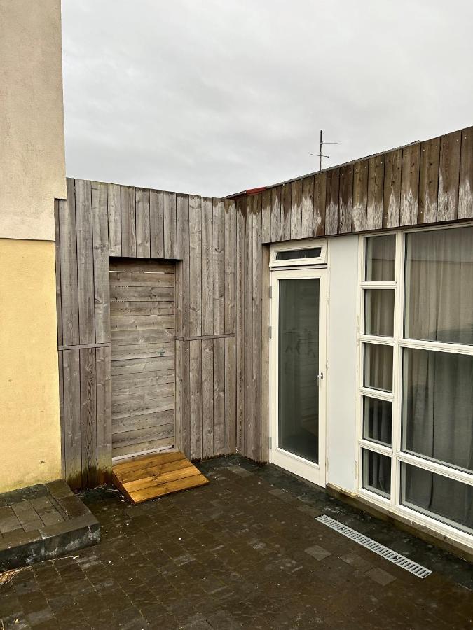 The Little Guesthouse Downtown - Keflavik Airport Exteriör bild